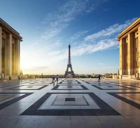 6p 3ch Champs Elysees Parigi
