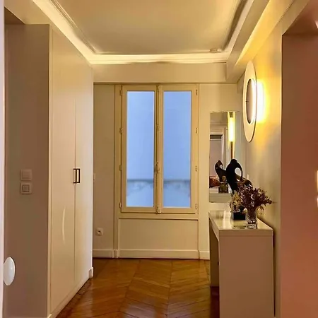 Appartamento 6p 3ch Champs Elysees Parigi