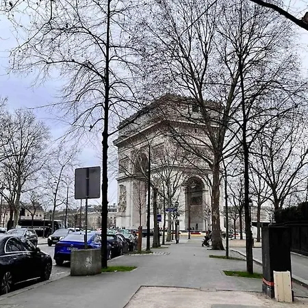 6p 3ch Champs Elysees Parigi