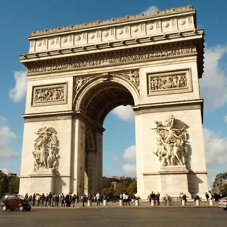 6p 3ch Champs Elysees * Parigi