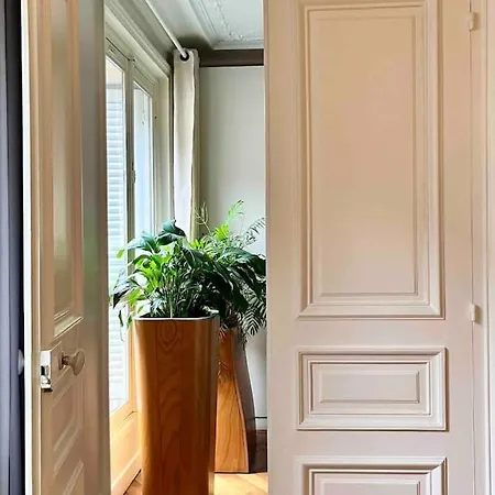 Appartamento 6p 3ch Champs Elysees Parigi